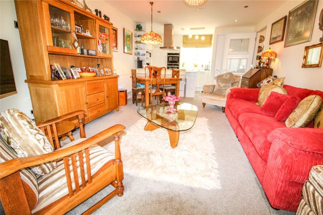 2 Bibury Lodge,, Stratton Court, Cirencester photo 3