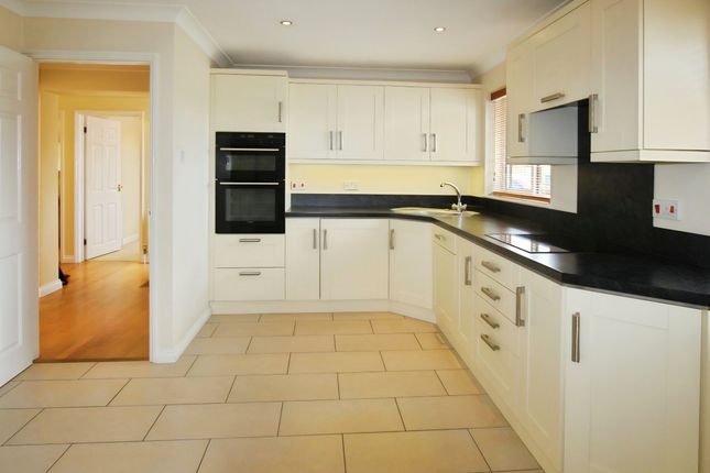 28 Drinkwater Close, Newmarket photo 2
