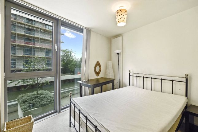 Flat 4,, George Hudson Tower, Stratford photo 4