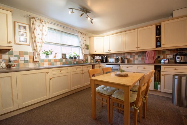22, Hopton Close, Ripley photo 3