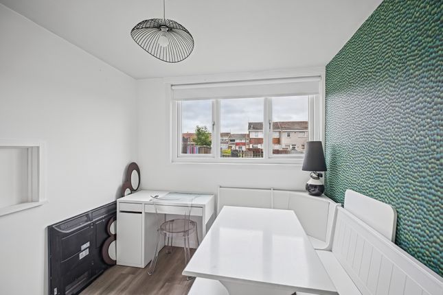 45 Kirknethan, Wishaw photo 5