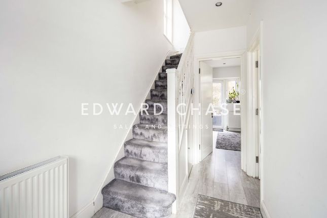 49, Westview Drive, Woodford Green photo 2