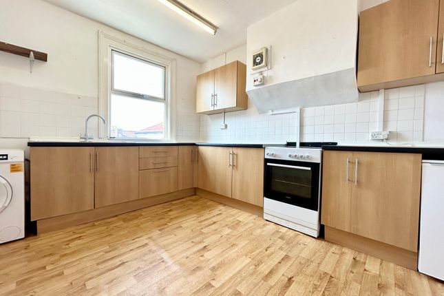 245A, BRISTOL photo 3
