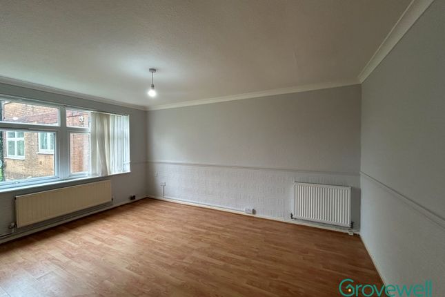 90 Park View, Oldham photo 2