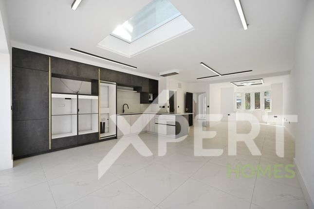 64, The Heights, Northolt photo 4