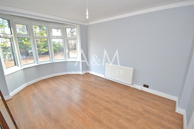 Maisonette to rent in Perkins Road, Ilford IG2
