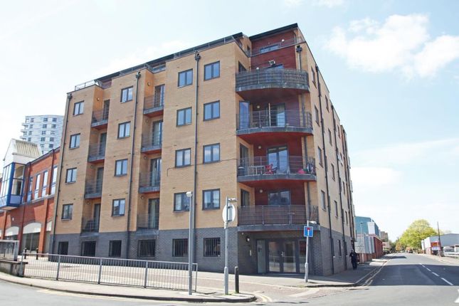 Thumbnail Flat to rent in The Chatham, Thorn Walk, Reading, Berkshire