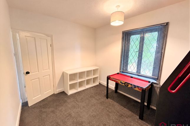 Middle Lodge York Road, Doncaster photo 4