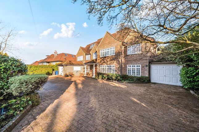 5 GRANGE AVENUE, Grange Avenue, London photo 2