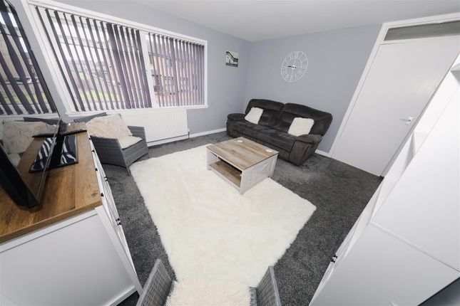 36, Wellshot Crescent, Leven photo 3