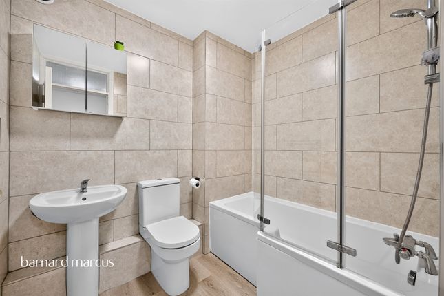 Flat 3, 50, St. James Road, Sutton photo 4