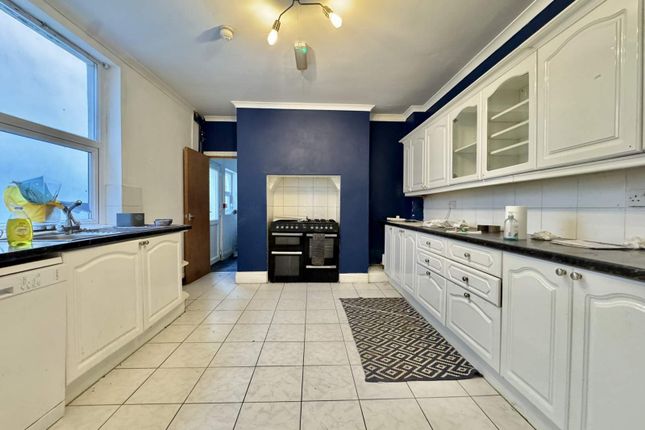 Cwmdonkin Terrace, Swansea photo 4
