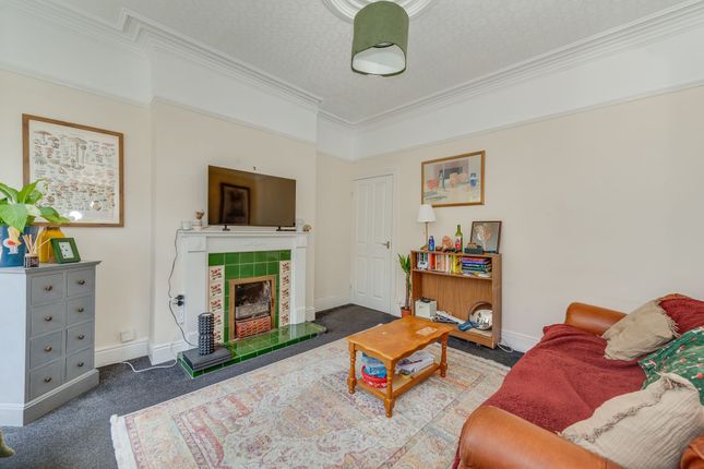 32 Junction Road, Sheffield photo 4