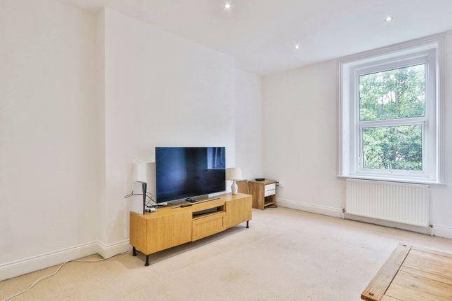 Flat 4, 8, Wimborne Road, Dorset photo 2