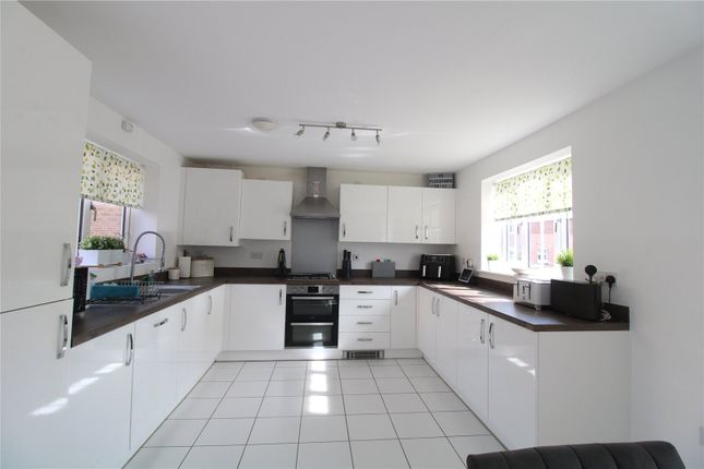 49, Ploughman Drive, WOODFORD HALSE photo 3