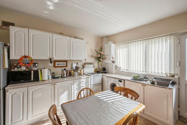 13, The Avenue, DONCASTER photo 3