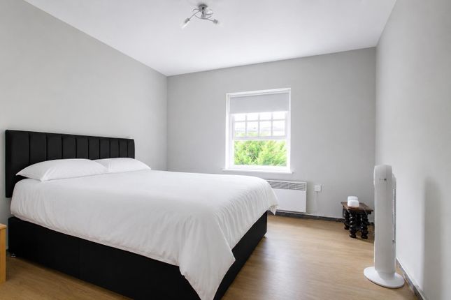 12 sylvan House, Hanbury Drive, London photo 4