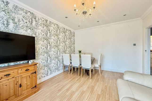 5, Calnwood Road, Luton photo 3