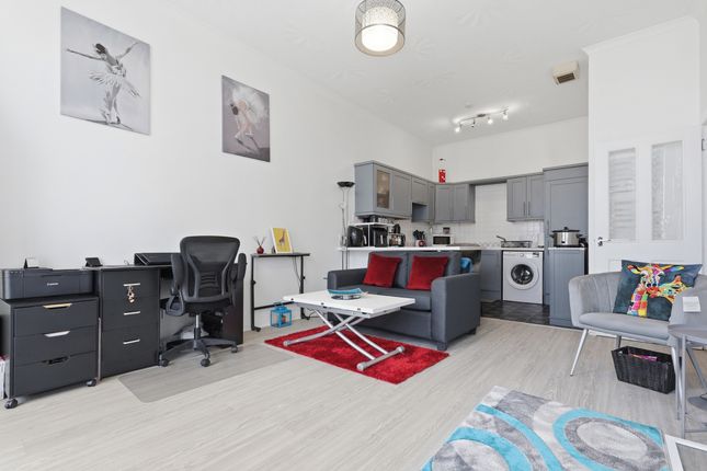4 Bryden Court, Grangemouth photo 5