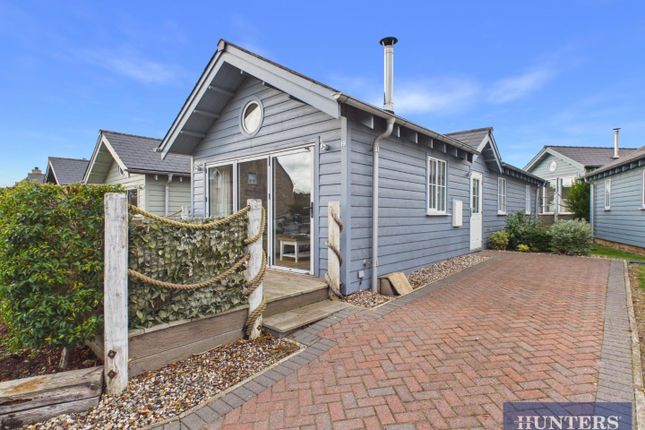 2-bed caravan on 19, Turnberry Drive, Filey, £130,000