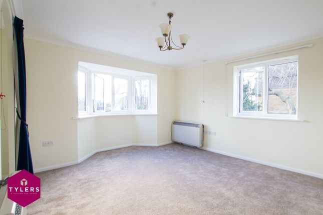 Flat for sale in Burling Court, Cambridge