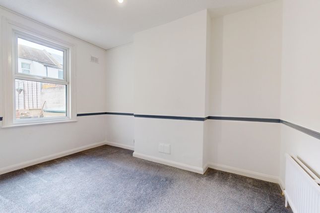 Flat 1, 59 Linden Crescent, Folkestone photo 4