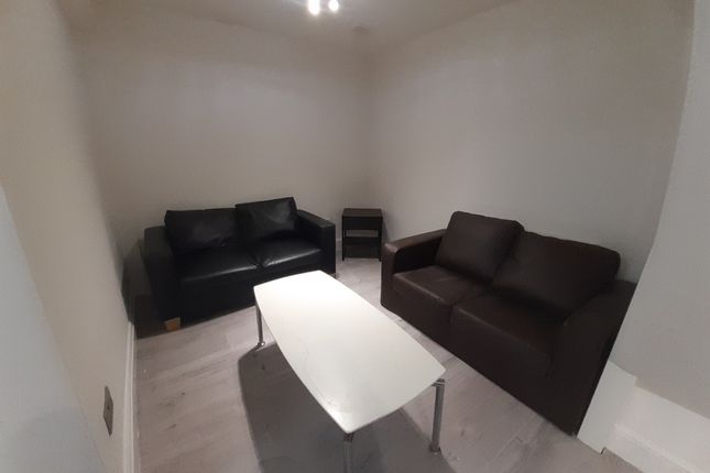 Flat to rent in Rectory Road, Stoke Newington, Dalston