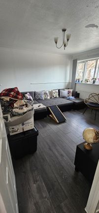 Thumbnail Flat to rent in Mandeville Road, Enfield