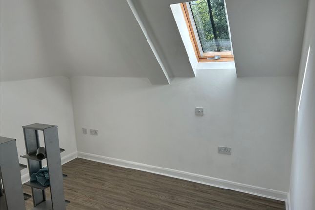 8, Linkfield Place, Redhill photo 5