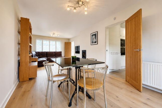 27, Sixty Acres Close, Failand photo 4