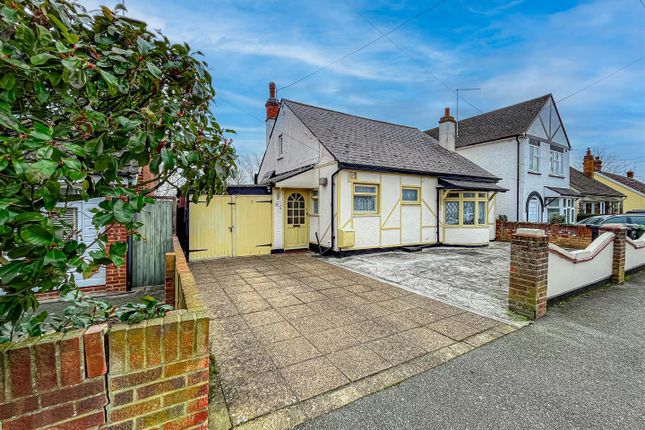 Thumbnail Property for sale in Glendale Road, Burnham-On-Crouch
