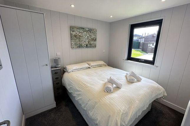 Mobile/park home for sale in Pinewood Retreat, Sidmouth Road, Lyme Regis