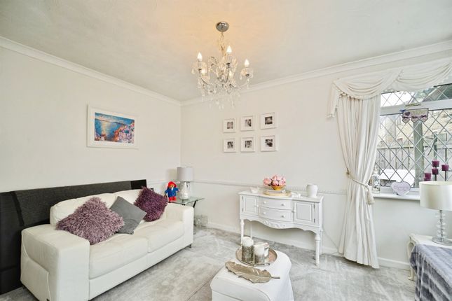 50, Rooley Avenue, Bradford photo 4