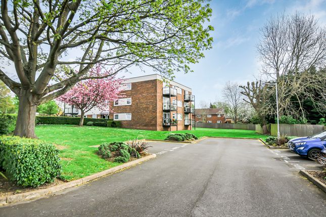 Flat for sale in Valley Road, Hillingdon