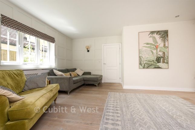 2, Fox Lane, Reigate photo 4
