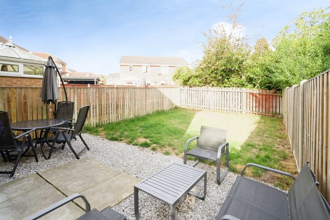 35, Manor Fields, Barnsley photo 4