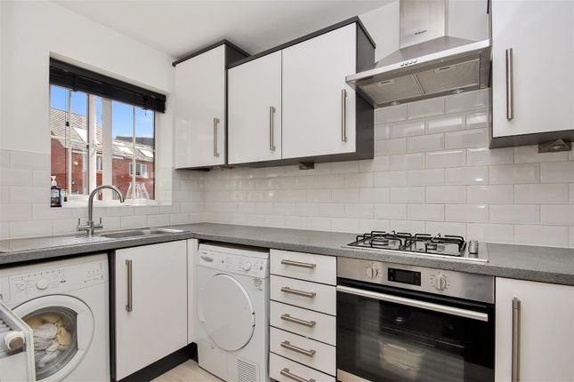 4, Tyne Way, Rushden photo 4