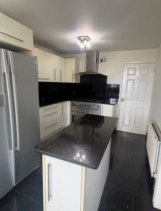 13, Barnes Avenue, Chesham photo 2