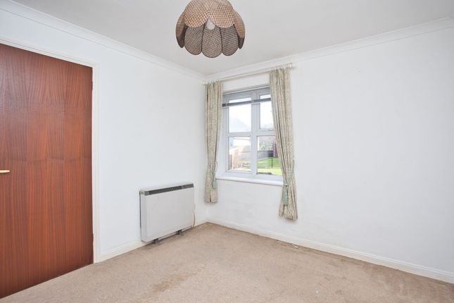 Flat for sale in Cornwall Gardens, Cliftonville