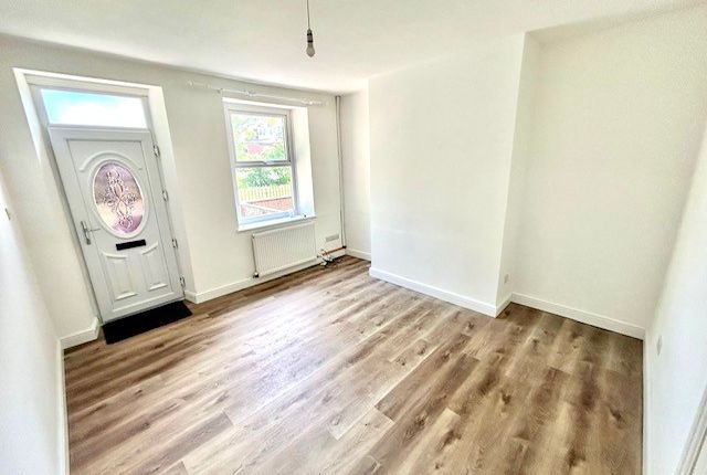 3, Wellington Place, Waterloo Road, BARNSLEY photo 2