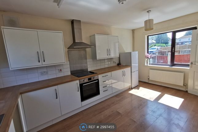 Markham Square, Edlington, Doncaster photo 3