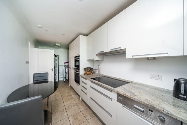 Flat 13, Portman Heights, Hampstead photo 4