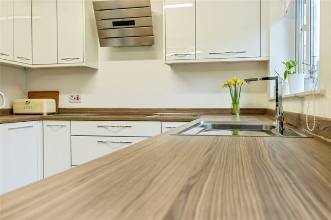2, Trawden Drive, Greater Manchester photo 2