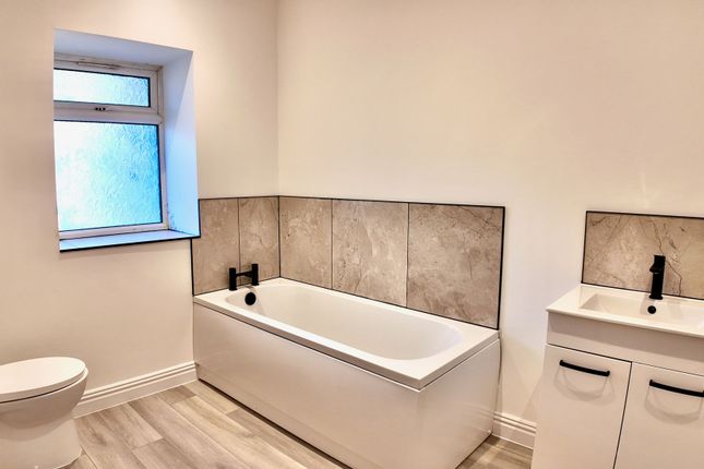 67 Alexandra Road, Abertillery photo 4