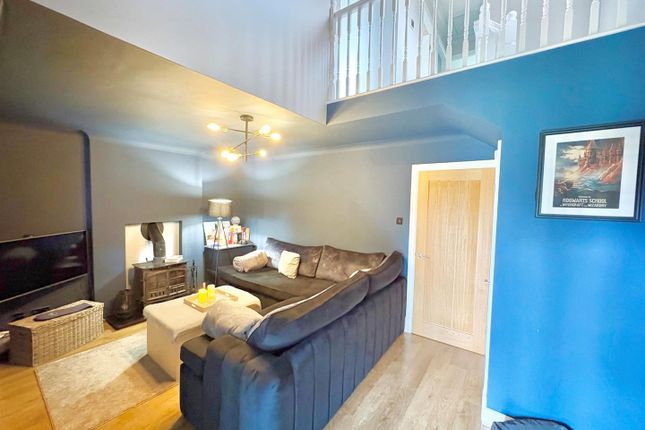 318, Holden Road, Leigh photo 2