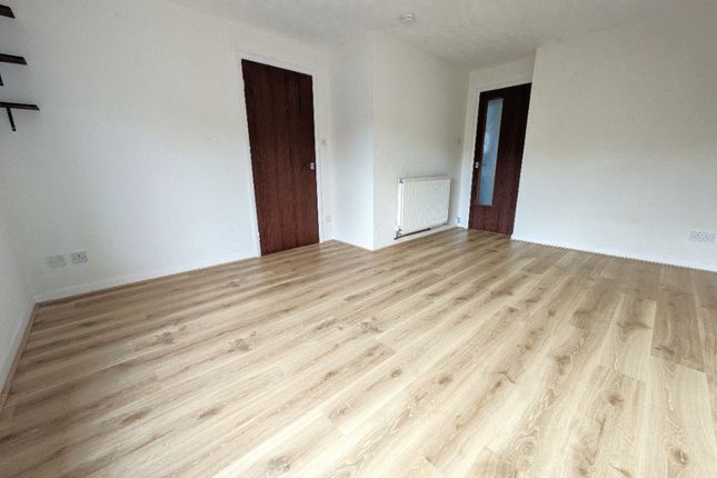 Fauldburn, East Craigs, Edinburgh, EH12 8YQ, Edinburgh photo 3