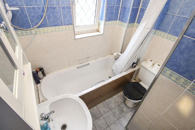 End terrace house for sale in Hawthorne Walk, Corby