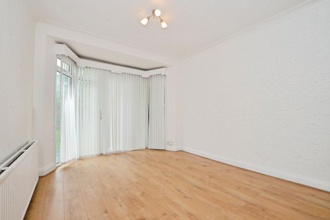 13, Bush Grove, Stanmore photo 2