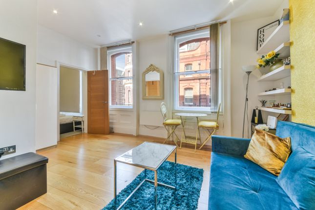 Flat to rent in Rupert Street, Chinatown
