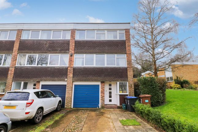 Thumbnail Property to rent in Park Meadow, Hatfield